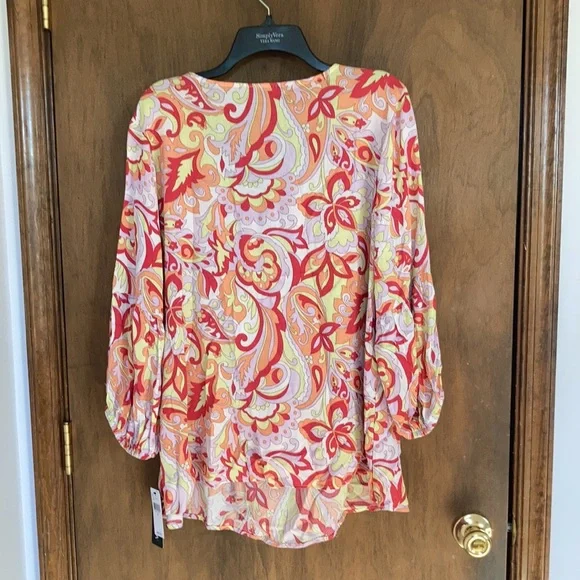 RelistAGB colorful abstract floral blouse lace up w tassel detail at neckline 1X - Picture 14 of 16